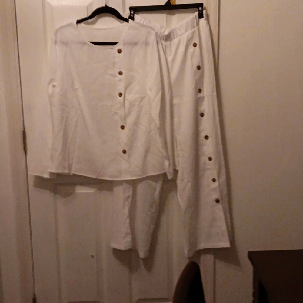 Brand new Shein white pants set. Size LX w/ brown buttons.